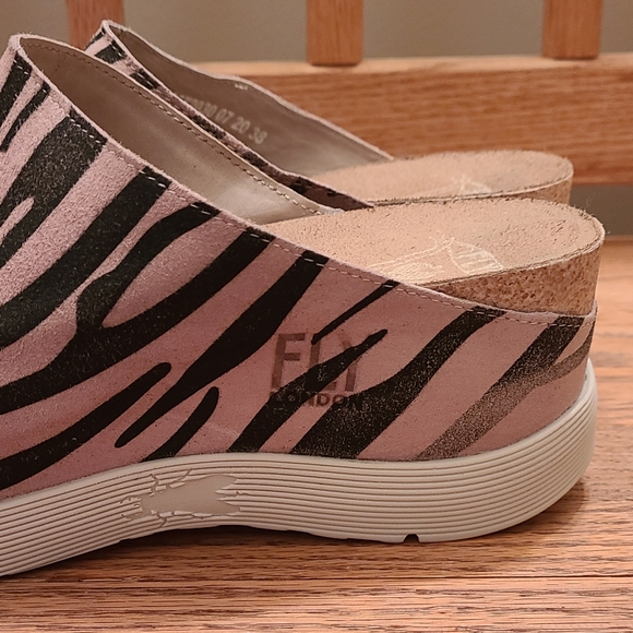 Fly London platform slides - Picture 2 of 7